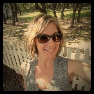 Meet your Posher, Angela